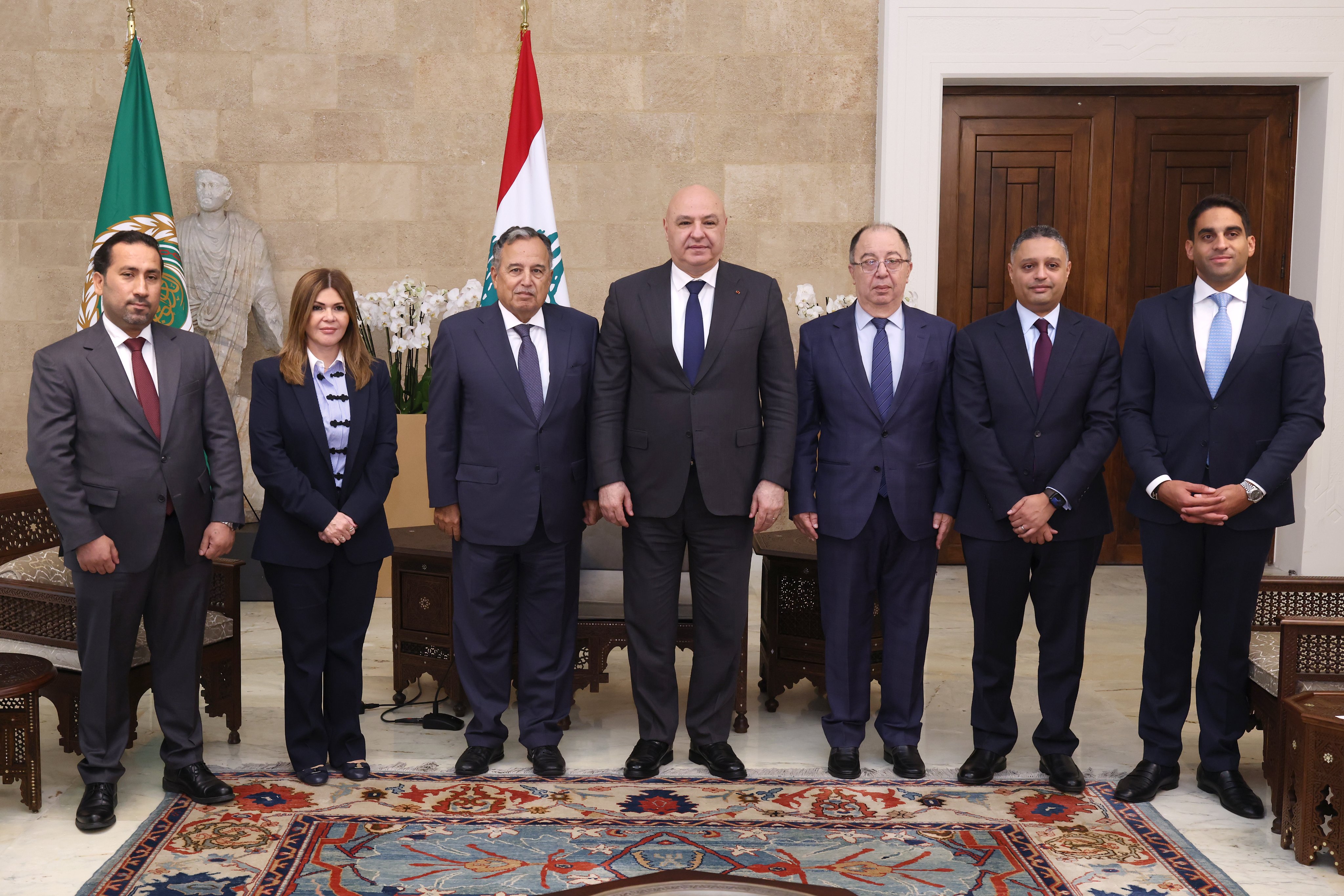 عون: لبنان متمسّك بالحل الدبلوماسي.. وفهمي يؤكد الدعم العربي الكامل لمفاوضاته مع إسرائيل
